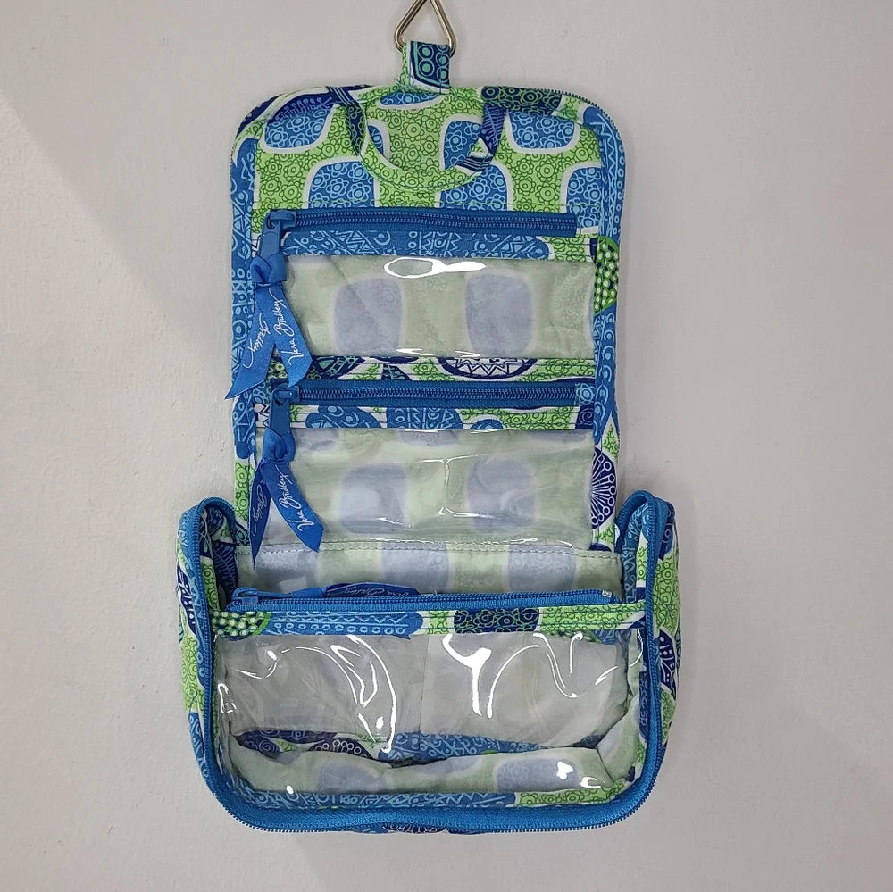 Vera Bradley Hanging Essentials Cosmetic Accessory Bag Blue Doodle Daisy Print